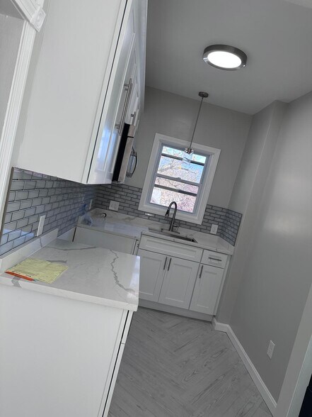 Building Photo - 69 Langdon St