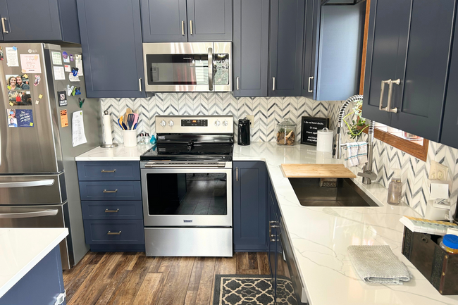 Building Photo - Spacious & Stylish Home in a Prime Location!