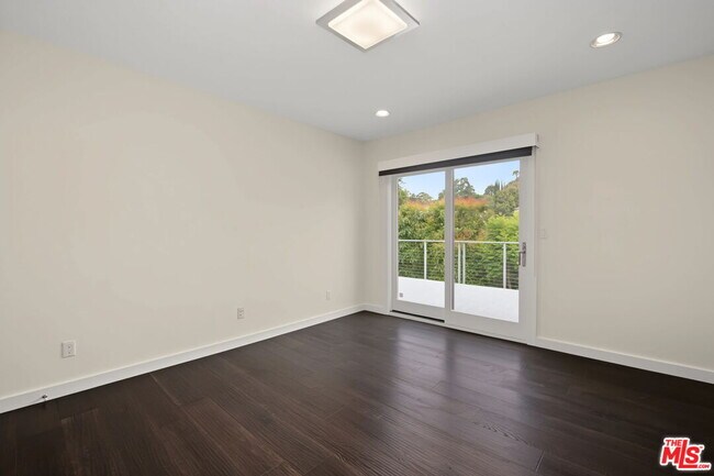 Building Photo - 175 Barlock Ave