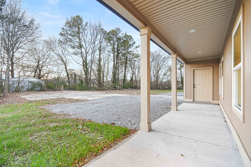 Building Photo - 44 Palm Beach Ave