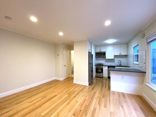 Building Photo - 1 bedroom in San Francisco CA 94118