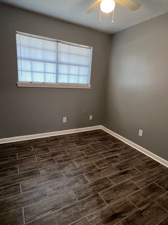 Building Photo - 3014 Nona Cir