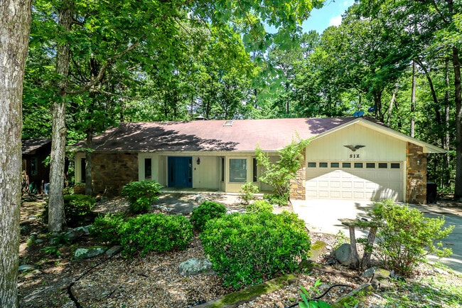 Building Photo - Beautiful 3 bedroom, 3 bath,  mother-in-law sweet with full kitchen in lower level.