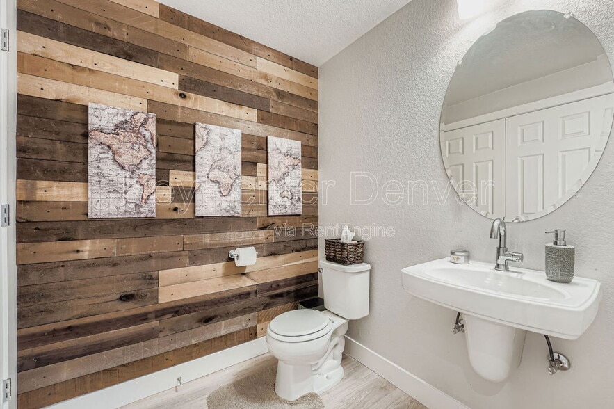 Building Photo - 16259 E Elk Dr