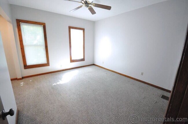 Building Photo - 1237 Indianola Ave