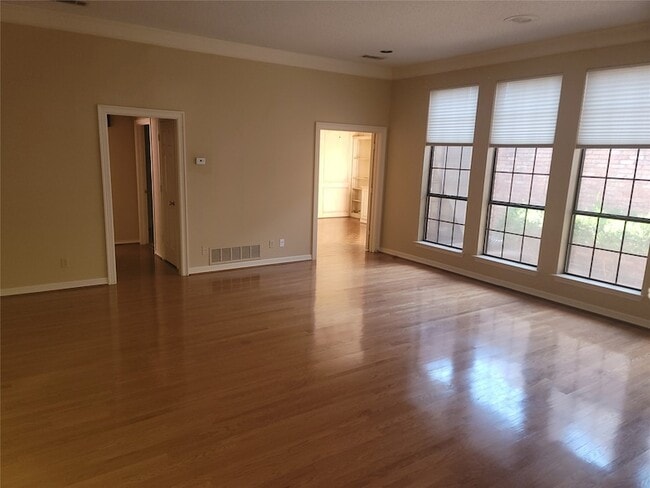 Building Photo - 5719 Encore Dr