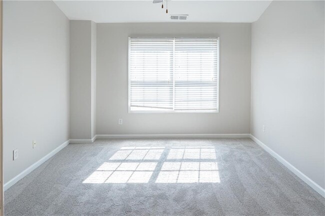 Building Photo - 3090 Branham Dr