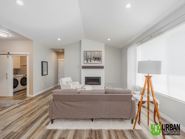Building Photo - Charming 3-Bedroom Home in North Spokane –...