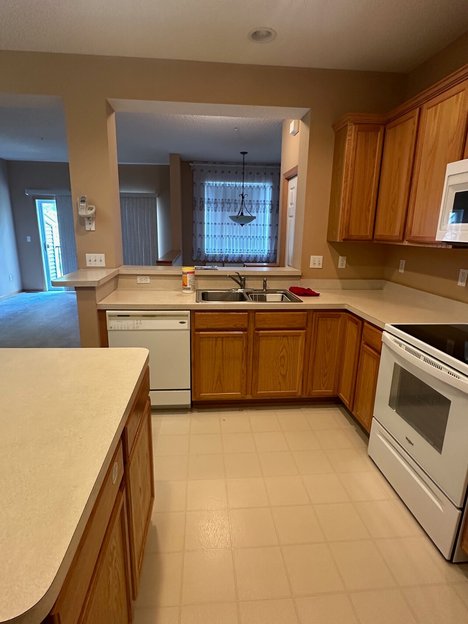 Building Photo - 14644 Sumter Ave