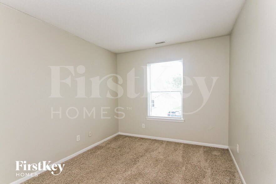 Building Photo - 6230 Long River Ln