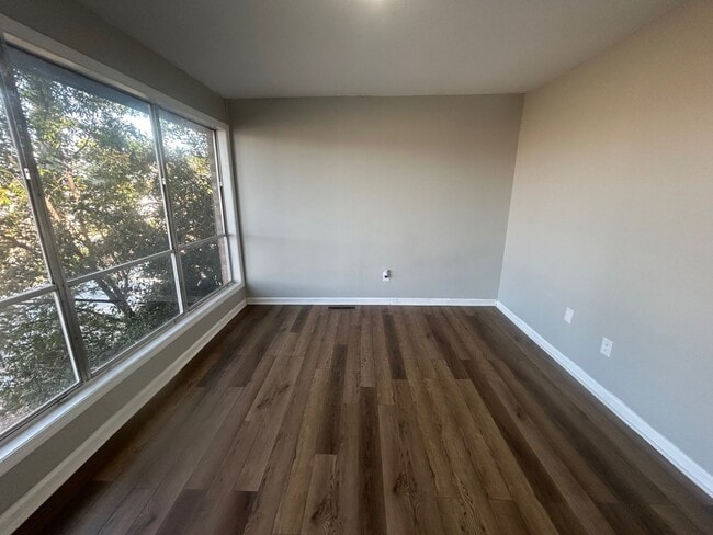 Building Photo - 1017 Leaphart St