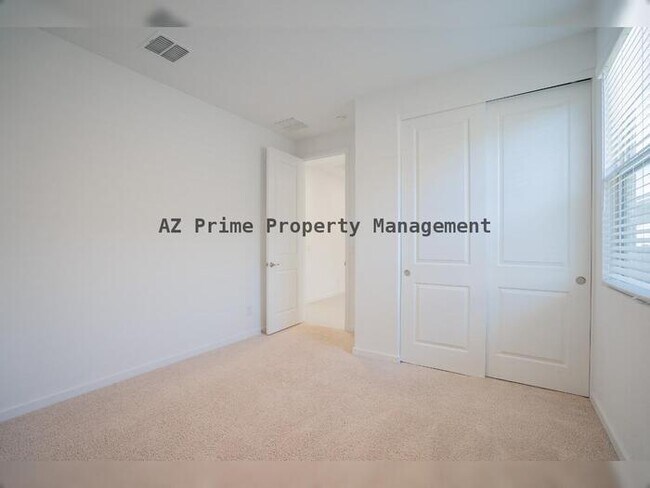 Building Photo - 17317 W Running Deer Trl
