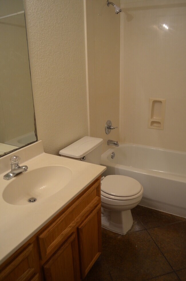 Building Photo - 501 Bonnie Dr