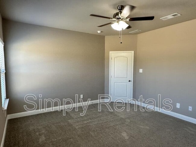 Building Photo - Ashwood Dr 7817