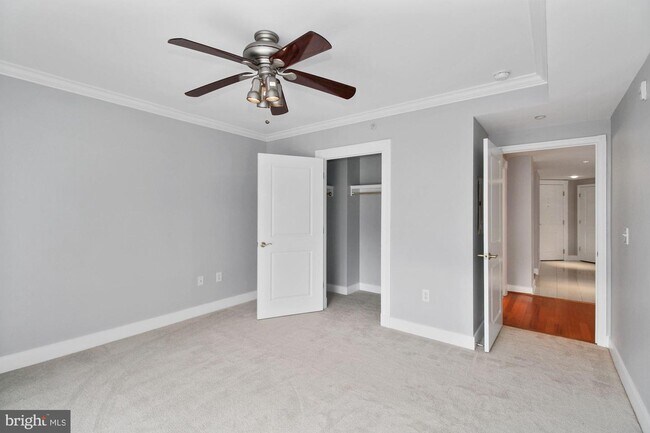 Building Photo - 5 Park Pl