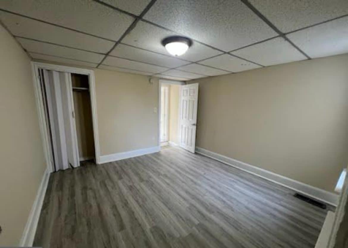 Building Photo - 11 Cedar St