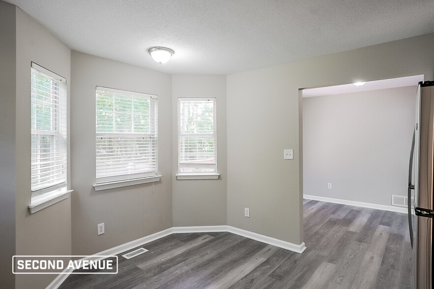 Building Photo - 6410 Hillview Ln