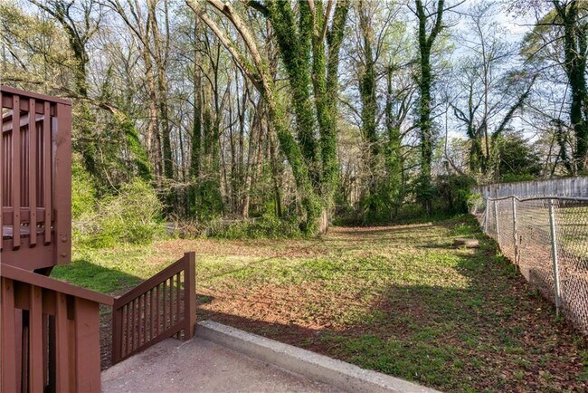 Building Photo - 1357 Plaza Ave SW