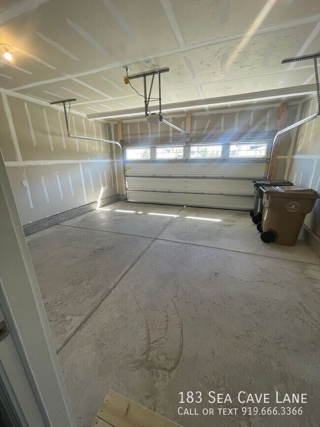 Building Photo - 183 Sea Cave Ln