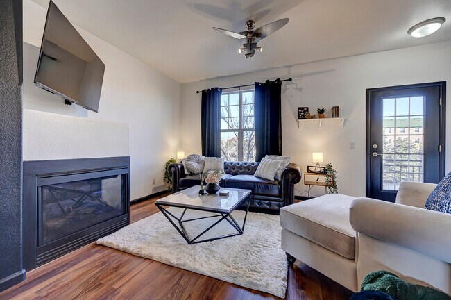 Building Photo - 313 E Las Animas St