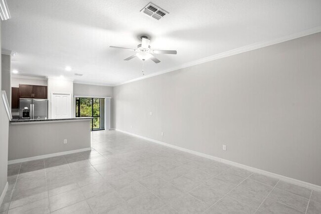Building Photo - LIKE NEW Townhome in Willow Square!