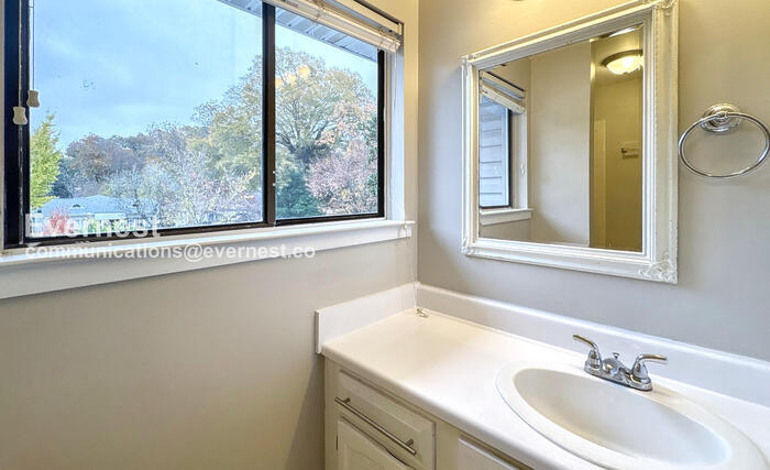 Building Photo - 684 Idlewild Cir