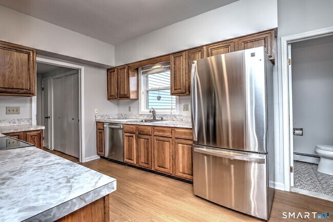 Building Photo - 5160 Madison Ave