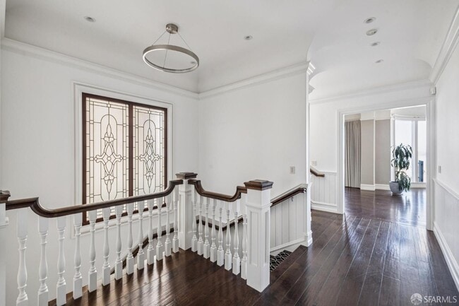 Building Photo - 2336 Broadway