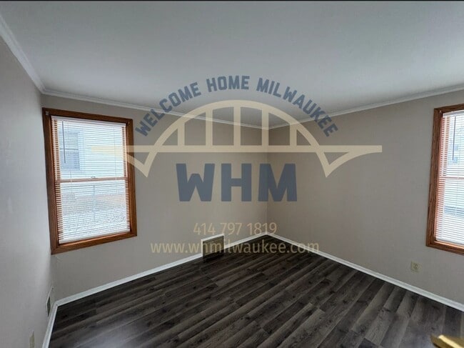 Building Photo - 4508 W Crawford Ave