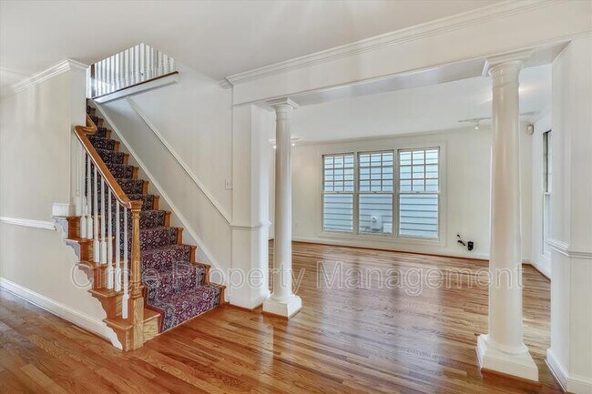 Building Photo - 1805 N Adams St