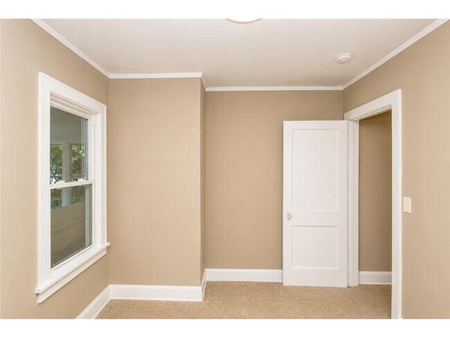 Building Photo - 3434 N Thomas Ave