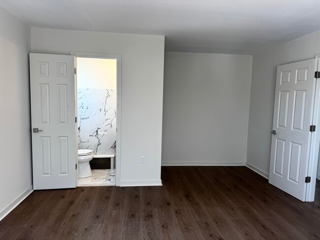 Building Photo - 295 Paulanne Terrace