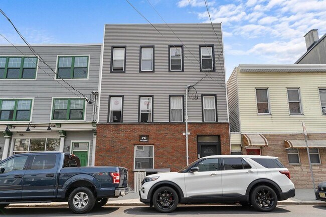 Building Photo - 392 Palisade Ave