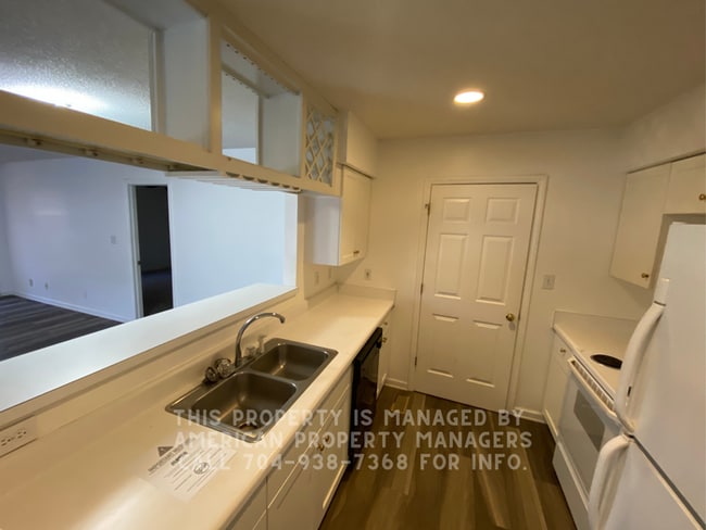 Building Photo - 148 Purple Finch Ln