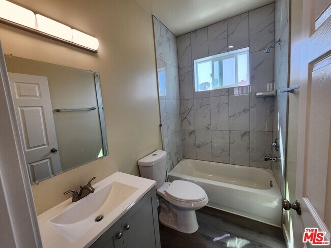 Building Photo - 1535 W 80th St