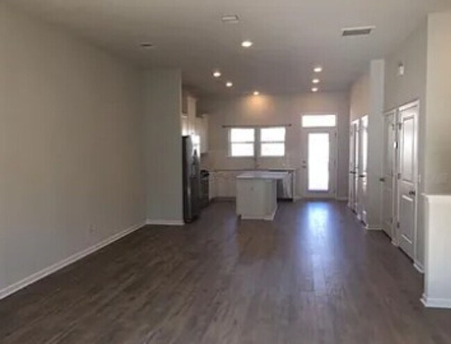 Building Photo - 365 Spindlewood Wy