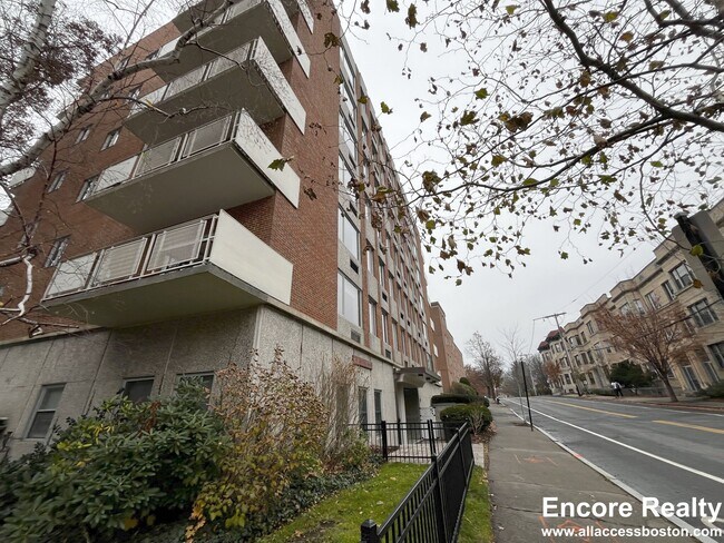 Building Photo - 216 Saint Paul St