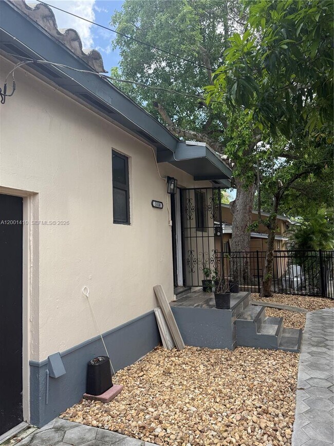 Building Photo - 5530 NW Miami Ct