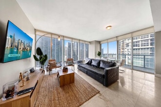 Building Photo - 485 Brickell Ave