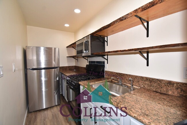 Building Photo - Top quality studio close to town