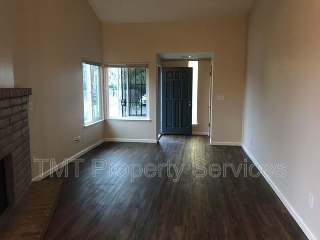 Building Photo - 6803 Trovita Way