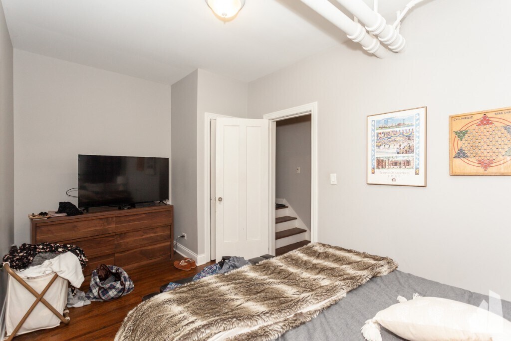 Building Photo - 3511 N Damen Ave