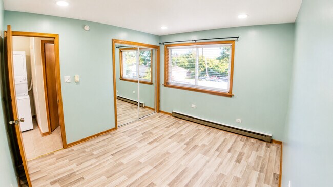 Building Photo - 1130 Dunlop Ave