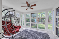 Building Photo - Charming 2 Bed 2 Bath House in the Heart o...