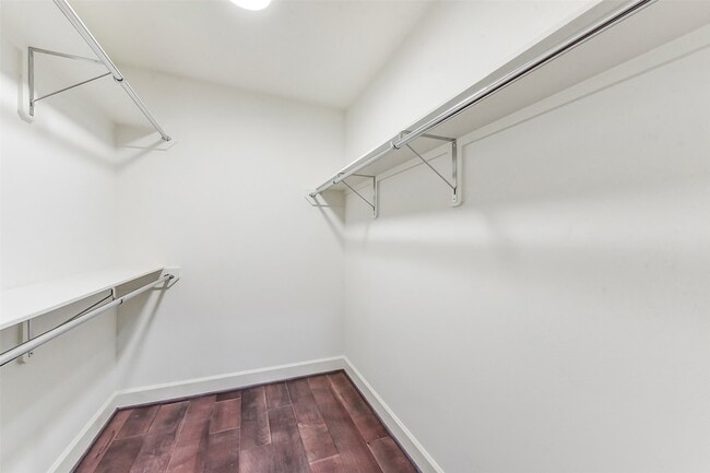 Building Photo - 7505 Brompton St