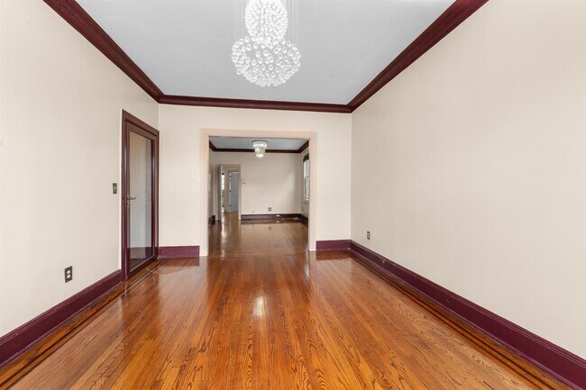 Building Photo - 13 W 27th St
