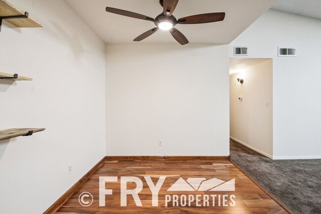 Building Photo - Great Condo In Windsor Community