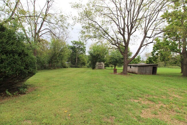Building Photo - 56 Grindstone Rd