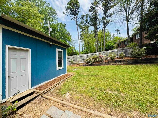 Building Photo - 295 Becky Dr