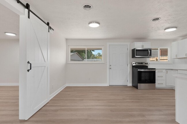 Building Photo - 4999 Packard Dr